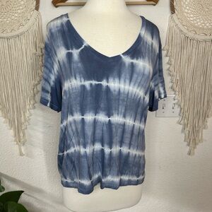 American Eagle Outfitters Blue and White Relaxed Short Sleeve Tee small
